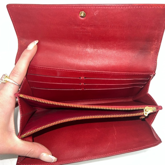 Louis Vuitton Vernis Sarah Wallet - Picture 7 of 11